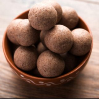 finger millet ladoo